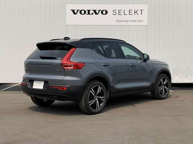 ◆バック/万が一を考え、安全性を重視する方に選ばれているVOLVO車。ドアを開閉するとその重み・厚みに驚くはず