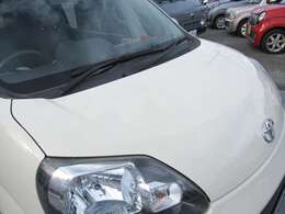 しっかり閉まる＆塗装もキレイ！エンジンルームの状態もチェック済み◎