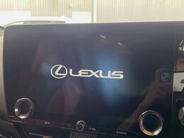 【14インチディスプレイオーディオ】画面内にオーディオ操作はもちろん、空調の調整機能なども盛り込んだ多機能なディスプレイオーディオです！スマートフォン連携はもちろん、車載ナビもお使いいただけます♪