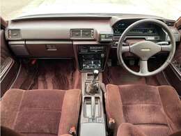 ガレージ保管。内外装共に良好で目を見張るコンディションの個体です。禁煙車なので嫌なニオイもありません。
