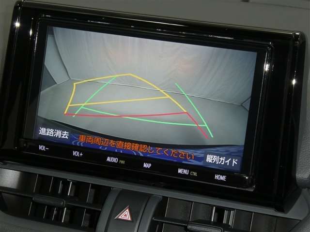 【バックカメラ】駐車時に後方がリアルタイム映像で確認できます。大型商業施設や立体駐車場での駐車時や、夜間のバック時に大活躍！運転スキルに関わらず、今や必須となった装備のひとつです！