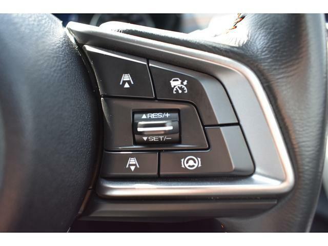 アイサイトの全車速追従クルーズコントロール設定スイッチです。前方への視線を外すことなく操作が可能で安心・安全です。
