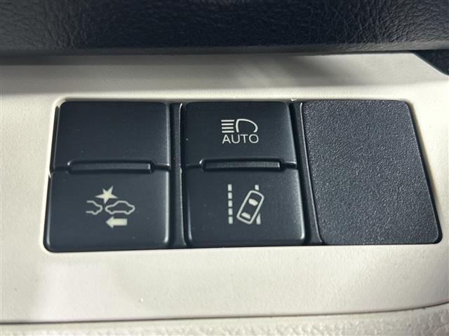 【運転席操作部】快適なドライブを楽しむための機能が装備されています！運転席から触れるので、使いやすいです！除菌プランいれていただくと、さらに清潔で安心していただけます！