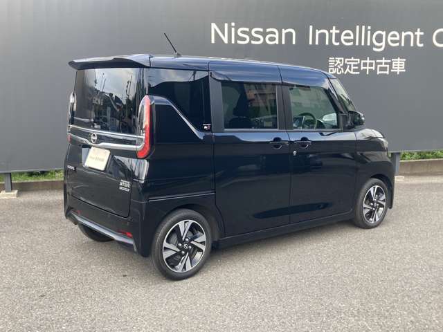 プライバシ-ガラスが装備されています。外を見るときは気にならずに、後方車両から車内が見えにくい設計です。
