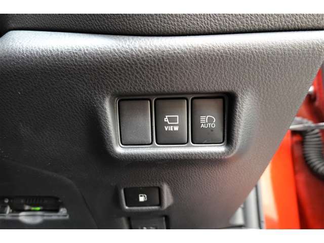 オートマチックハイビームとは、先行車や対向車のライトを認識し、ハイビームとロービームを自動で切り替える機能です。夜道の視界を確保します。詳細は販売店スタッフまでおたずねください。