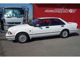 エアサスキット付いてますが「カタログ車高」にするのが目的で、ペッタンコで走らせてはいません。