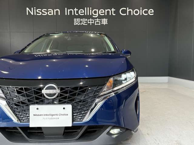 夜間走行の様々な局面に対し、LEDヘッドランプで視認性をしっかり確保。ハロゲンヘッドランプのおおよそ2倍の光量で、広範囲に明るくドライバーをサポートしてくれます。