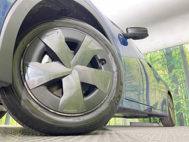 【純正17インチアルミホイール】外観にマッチした純正アルミホイールを装着しております。各種社外アルミホイールや、スタッドレスタイヤも取扱いしております。是非ご相談ください♪