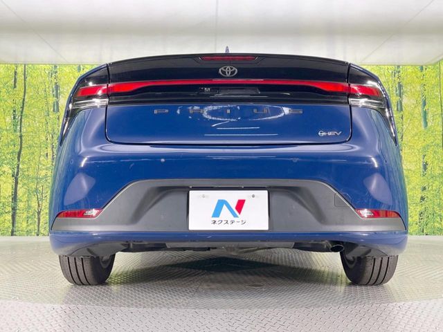 安心の最長10年・走行無制限保証（有償）をご用意。保証内容も充実はもちろん、無料点検＆オイル交換や、年中無休の全国・24時間ロードサービスも付帯されておりますのでご安心下さい。