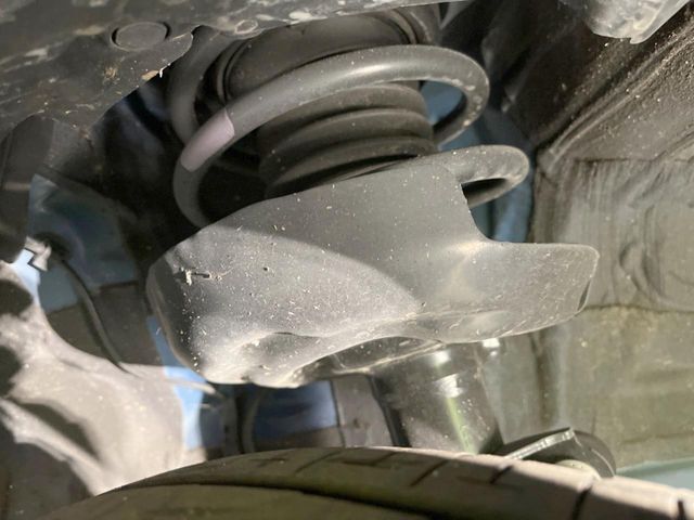 下回りの劣化予防の為の防錆加工の施工も承っております。降雪地域はもちろん、沿岸部にお住いの方や、趣味でマリン・ウィンタースポーツをされる方に大変好評いただいております。