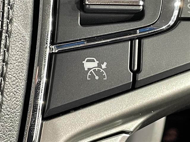 ◆【レーダークルーズコントロール（ACC）［全車速追従機能付］】設定した車速を上限に、先行車の加減速に合わせて車間を保ちます！機能には限界があるためご注意ください。