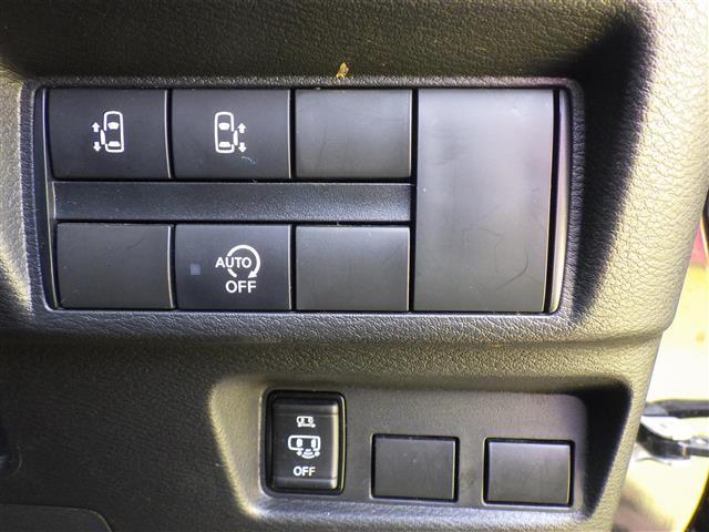 【運転席操作部】快適なドライブを楽しむための機能が装備されています！運転席から触れるので、使いやすいです！除菌プランいれていただくと、さらに清潔で安心していただけます！