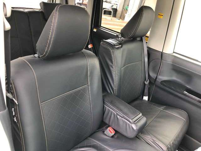 毎回座るフロントシート。運転席は使用する部分ですので、座り心地が重要です！
