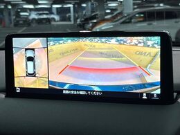 【360°ビューモニター】専用のカメラにより、上から見下ろしたような視点で360度クルマの周囲を確認することができます☆死角部分も確認しやすく、狭い場所での切り返しや駐車もスムーズに行えます。