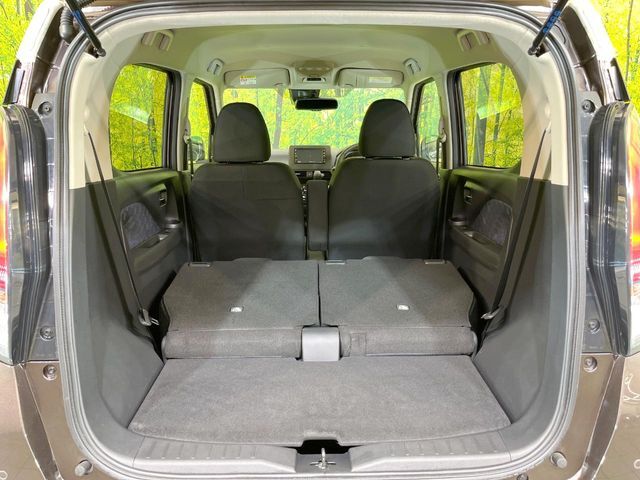 普段のお買い物や通勤、送迎等に十分な荷室スペースを確保しております。セカンドシートを倒すと、大きな荷物の積載も可能です♪