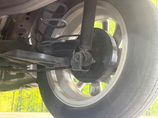お車を安心してお乗りいただく為には、足回りの定期点検が欠かせません。サービスサポート（有償保証）では無料点検もご提供しており、安心のカーライフをお過ごしいただけるサポート体制が整っています。