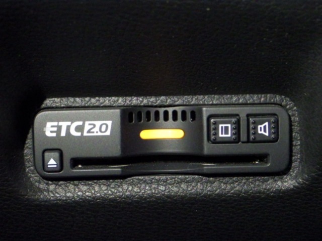 【ETC】便利なETC車載器も装備！高速道路の料金所もスムーズに通過できます。今や必須の装備ですね！お客様用にセットアップをしてのお渡しとなります！