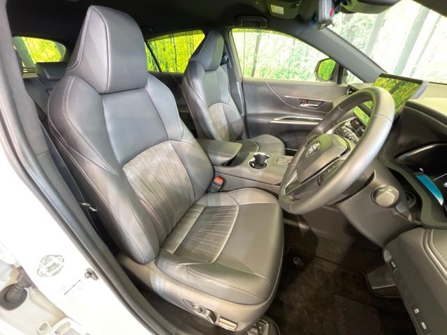 運転席シート廻りは使用感も少なく、良好な状態となっています。丁寧に使われていたことがよくわかりますね。