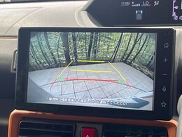 【バックカメラ】駐車時に後方がリアルタイム映像で確認できます。大型商業施設や立体駐車場での駐車時や、夜間のバック時に大活躍！運転スキルに関わらず、今や必須となった装備のひとつです！