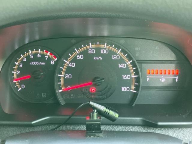 WECARSの展示場では実際に見て、触ってお車をお選びいただけます！知識の豊富な営業スタッフが様々なカーライフをご提案いたします！