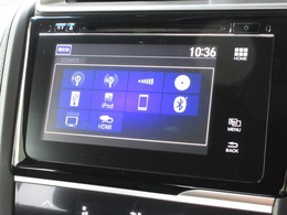 ナビゲーションはホンダ純正メモリーナビを装着しております。AM、FM、CD、DVD再生、Bluetooth、フルセグTVがご使用いただけます。初めて訪れた場所でも安心ですね！