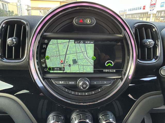 良質な中古車とお客様の出会いを、専門的知識を持つ当店スタッフがサポートいたします。