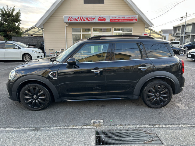 内装クリーニング済みです。しっかり綺麗にしておりますのでご確認ください。納車前にはもう一度クリーニング致します。