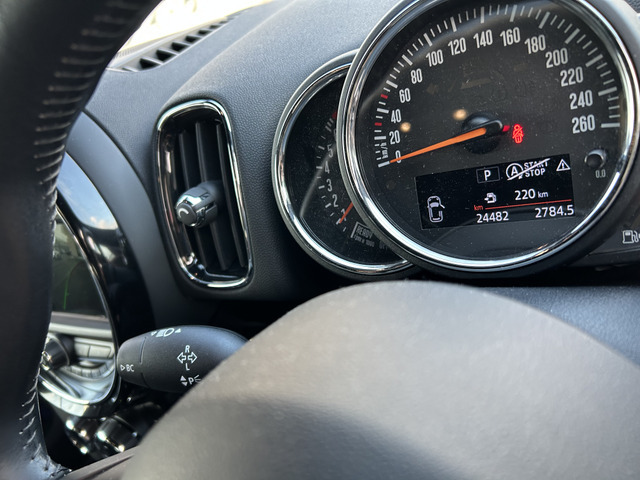 コンパクトボディーで小回りが効き、日常生活にとっても便利。