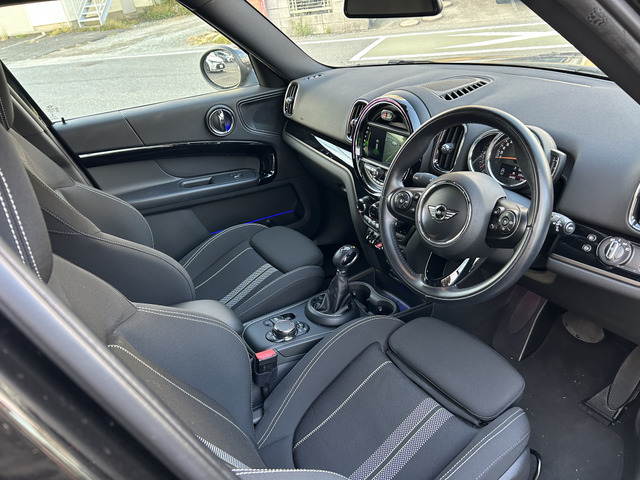 今話題のドライブレコーダーの取付もお任せください！