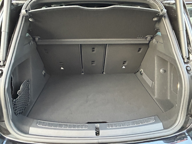 アフターサービスもございますので、担当スタッフまでお電話下さい。