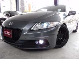 ボンネット等に写る黒い点は店舗内照明の反射が写真に写ってます～