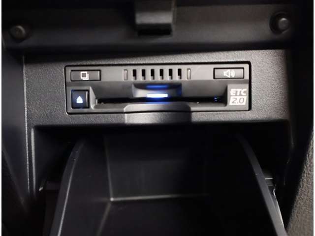 ETC車載器付きです。高速道路の料金所もスムーズに通過できます。