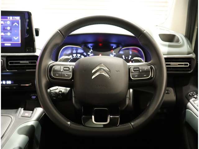 カーセンサーを見て電話しましたとお伝え下さい。0078-9711-254277までお気軽にお電話下さい。全国納車可能です。納車方法に関してもお気軽にご相談ください。