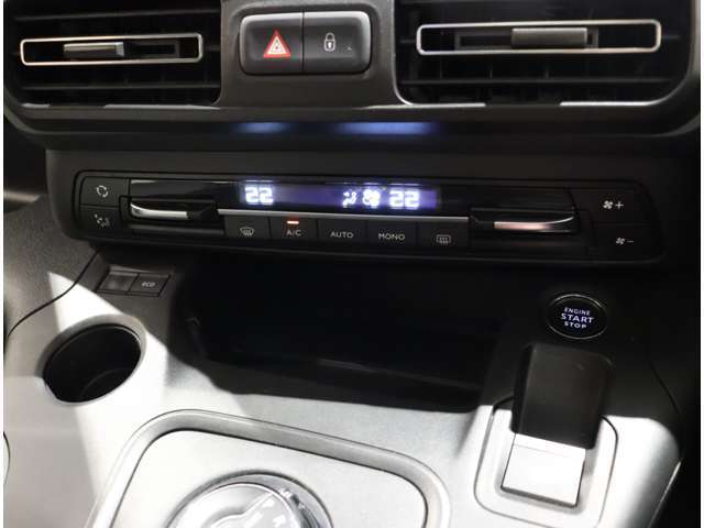 カーセンサーを見て電話しましたとお伝え下さい。0078-9711-254277までお気軽にお電話下さい。全国納車可能です。納車方法に関してもお気軽にご相談ください。
