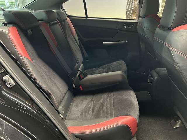 車内もキレイで嫌な臭いもありません☆気になる方は内装のスチームクリーナーも施工可能です♪