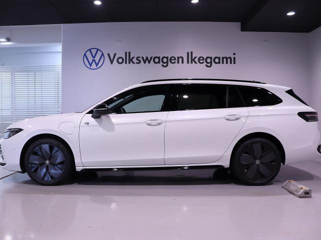 認定中古車保証が無料付帯されます。別途料金で延長していただくことも可能でございます。