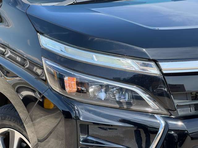 【LEDヘッドライト】LEDヘッドライトを装着済みです！！暗闇の中でもしっかりとした視界で安全に運転していただけるかと思います！Duxy清須店　愛知県清須市西市場5-5-3 までご連絡お待ちしております！052-400-0855