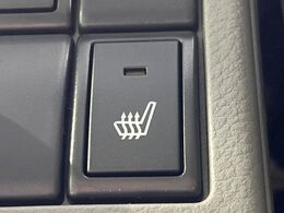 【シートヒーター】寒い日に重宝するシートヒーター！エアコンより早く温まってくれるので寒がりの人も安心ですね♪エアコンの温風は乾燥するから苦手、という方にもをおすすめです。