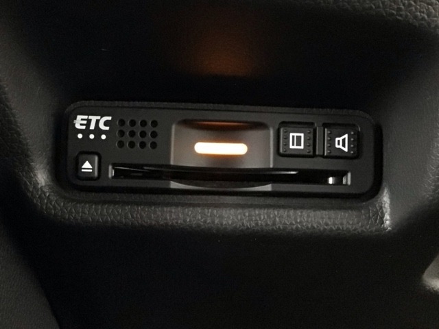 【ETC車載器】もはや必須アイテムのETCを搭載！高速道路のご利用時にとても便利！わずらわしい料金所での現金支払いが不要となりスムーズに通過できます♪