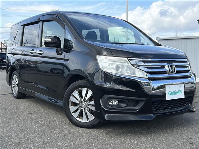 展示場には厳選した4WD車をご用意心行くまで比較していただけます。落ち着きのある空間で、ゆったりとお過ごしいただけます。キッズスペースもございますので、小さなお子様連れのお客様も安心してご来場下さい。