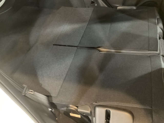 指定工場併設で末永く品質を保ちます。12ヶ月点検や車検はもちろんのこと、国家資格整備士によるお車のアドバイスも致します。
