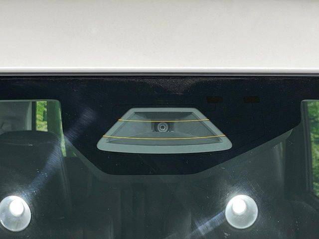 【スズキ　セーフティサポート】走行中に前方の車両等を認識し、衝突しそうな時は警報とブレーキで衝突回避と被害軽減をアシスト。より安全にドライブをお楽しみいただけます。