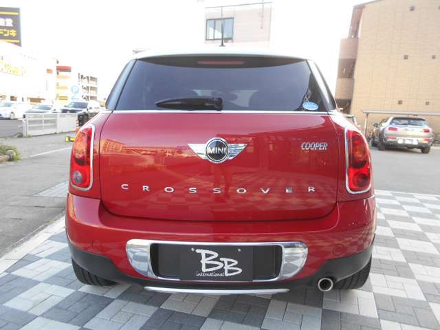 バッテリーやエンジンオイルなどの消耗品はもちろんですが、前後ブレーキパッドや前ディスクローター、ドライブベルトも交換してでのお渡しとなります。全方位ドライブレコーダーも装着されておりますよ！