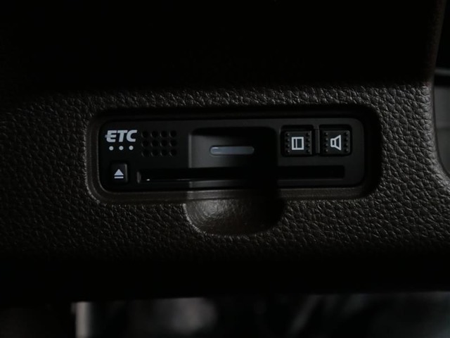 ETC車載器付きです。高速道路の料金所もスムーズに通過できます。