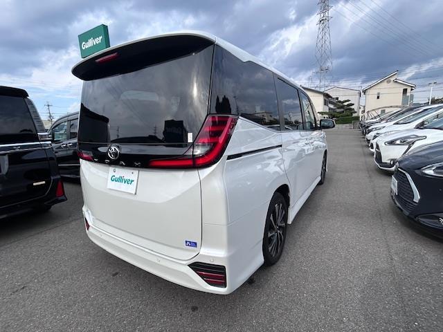 【右斜後】『外装：右斜後側』の画像になります。写真の内容に関してご不明点、ご質問等がございましたらお気軽にガリバー店舗までお問い合わせください。