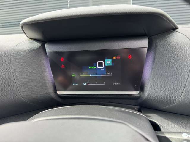バッテリーの使用状況がCHARGE、ECO、POWERで把握できます。