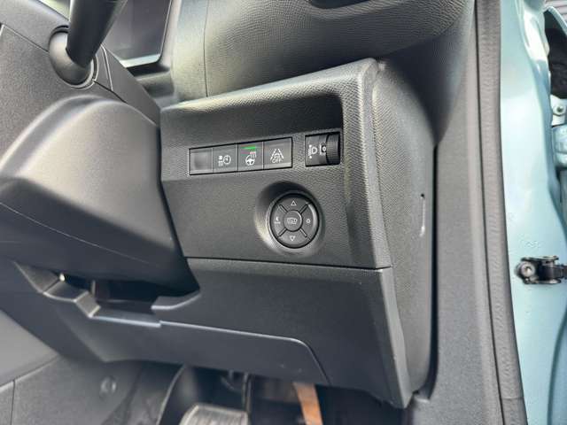 レーンキープアシスト・レーンポジショニングアシスト、ハンドルヒーター搭載、運転支援してくれます。