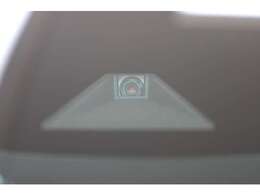 トヨタセーフティセンスが装備されています。後期型の改良後モデルからは歩行者【昼夜】や自転車【昼】を検知し衝突回避支援してくれる機能が付いているので安全機能が格段に良くなっています！