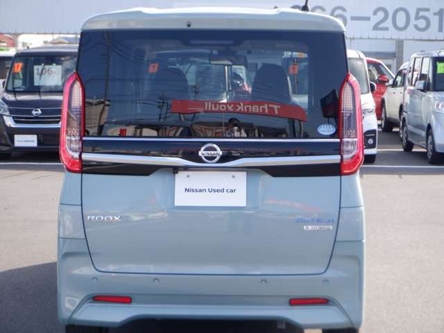 【Nissan Intelligent Choice】「2年間走行無制限保証」全国2300カ所の日産サービス工場で保証修理が受けられる。