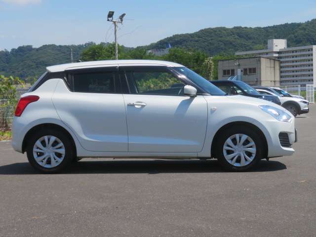 新車保証が継承されます！初度登録から3年間は一般保証・5年間は特別保証です。全国のディーラーでも新車保証と同じメーカー保証が受けられます！